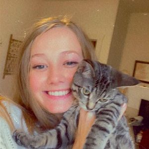 Meet your Posher, Caitlin